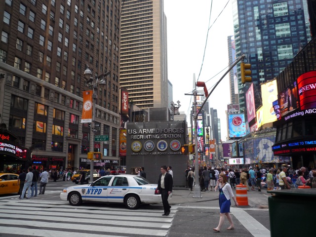 An army recruiting center in the middle of Times Square?!? WTF America! what's wrong with you?